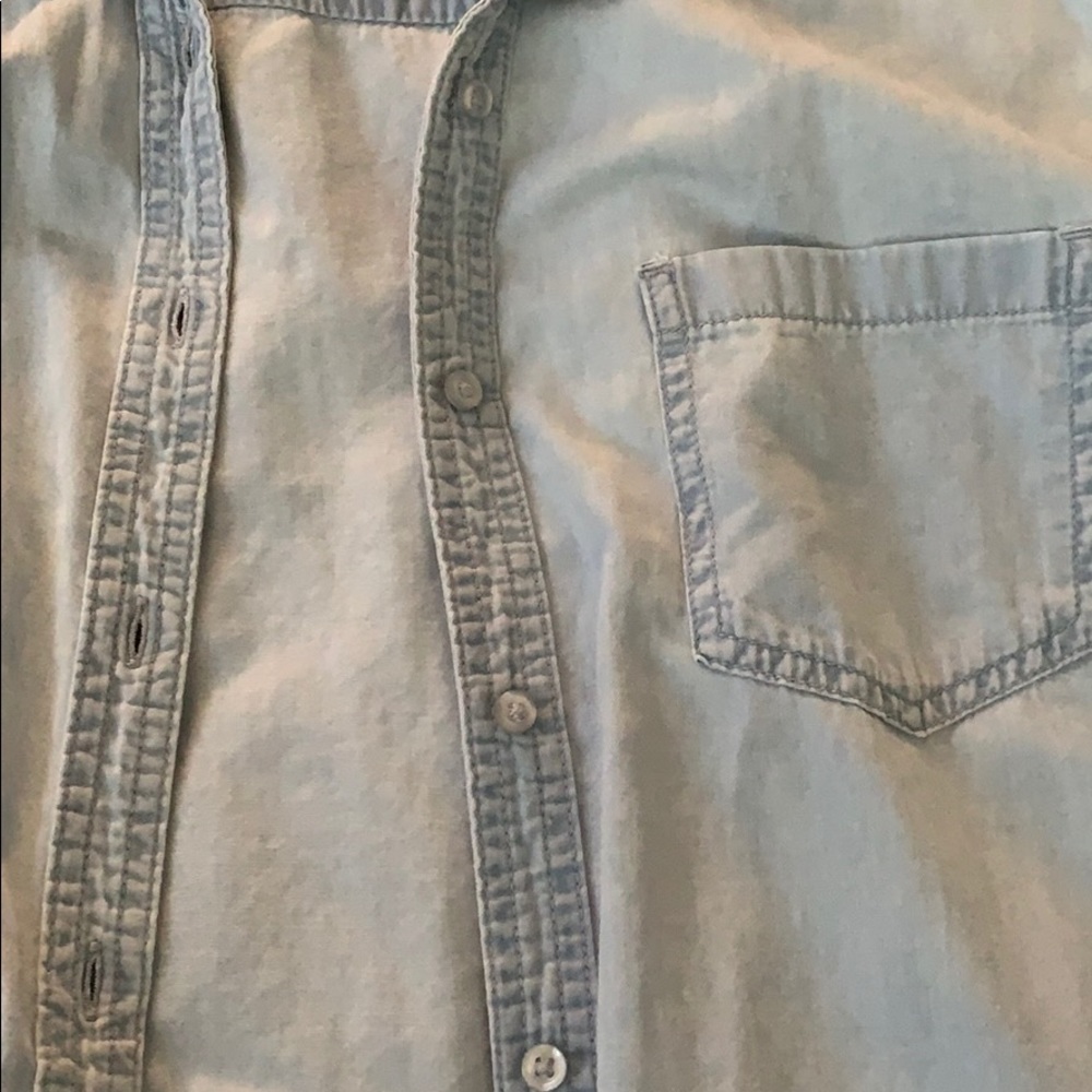 Button down - Picture 3 of 3